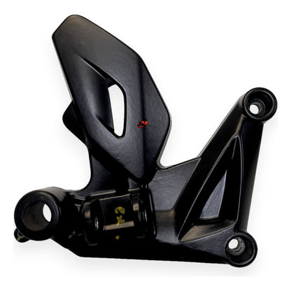 Soporte Reposapie Delantero Derecho Negro Ns200-160/fi Bajaj