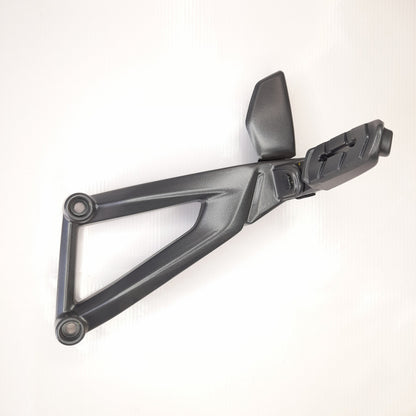 Soporte Reposapie Trasero Izquierdo Gris Ns200 Bajaj Origina